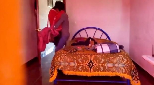 Mi novia cachera queriendo que la coja despues de clases