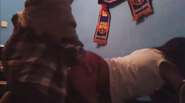 Parejita peruana cachando en casa de los suegros