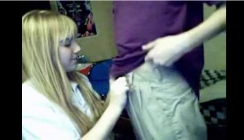 novia-cachonda-mamando-por-web-cam