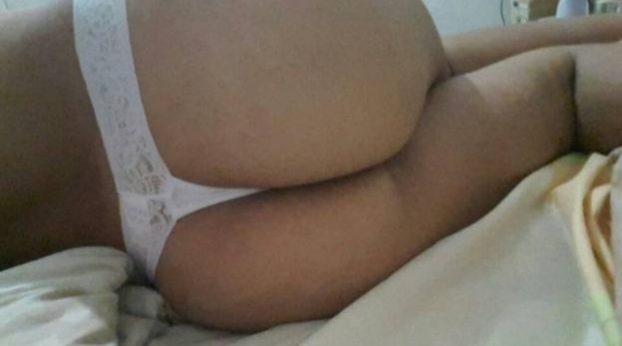 linda-perrita-con-calzon-blanco