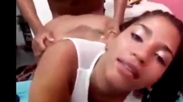 Trio suculento con una morena cachera