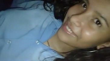 Cachando colegiala con el uniforme puesto