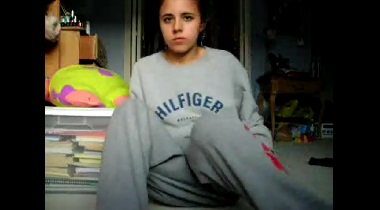 Colegiala peluda dandode un pajazo