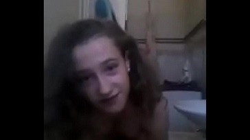 Rica colegiala peladita con grandes senos 364x204