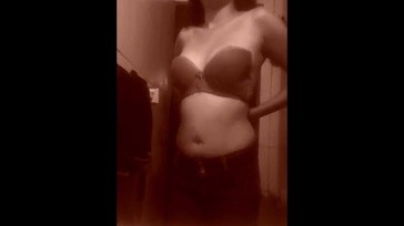 Morrita desnuda por whatsapp 364x204