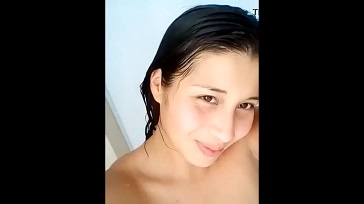 Perrita peruana mostrandose calatita 364x204