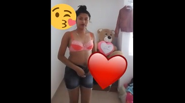 Colegiala timida desnuda por san valentin 364x204