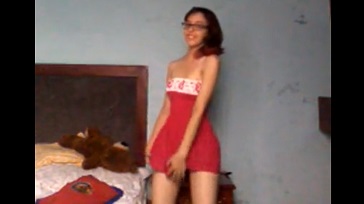 No baila muy bien pero tiene buenas tetas 364x204